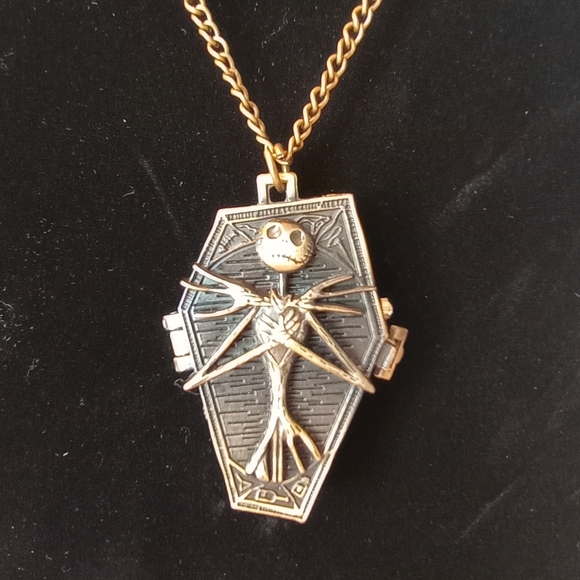 NIGHTMARE BEFORE CHRISTMAS WATCH NECKLACE NEW - Picture 4 of 6